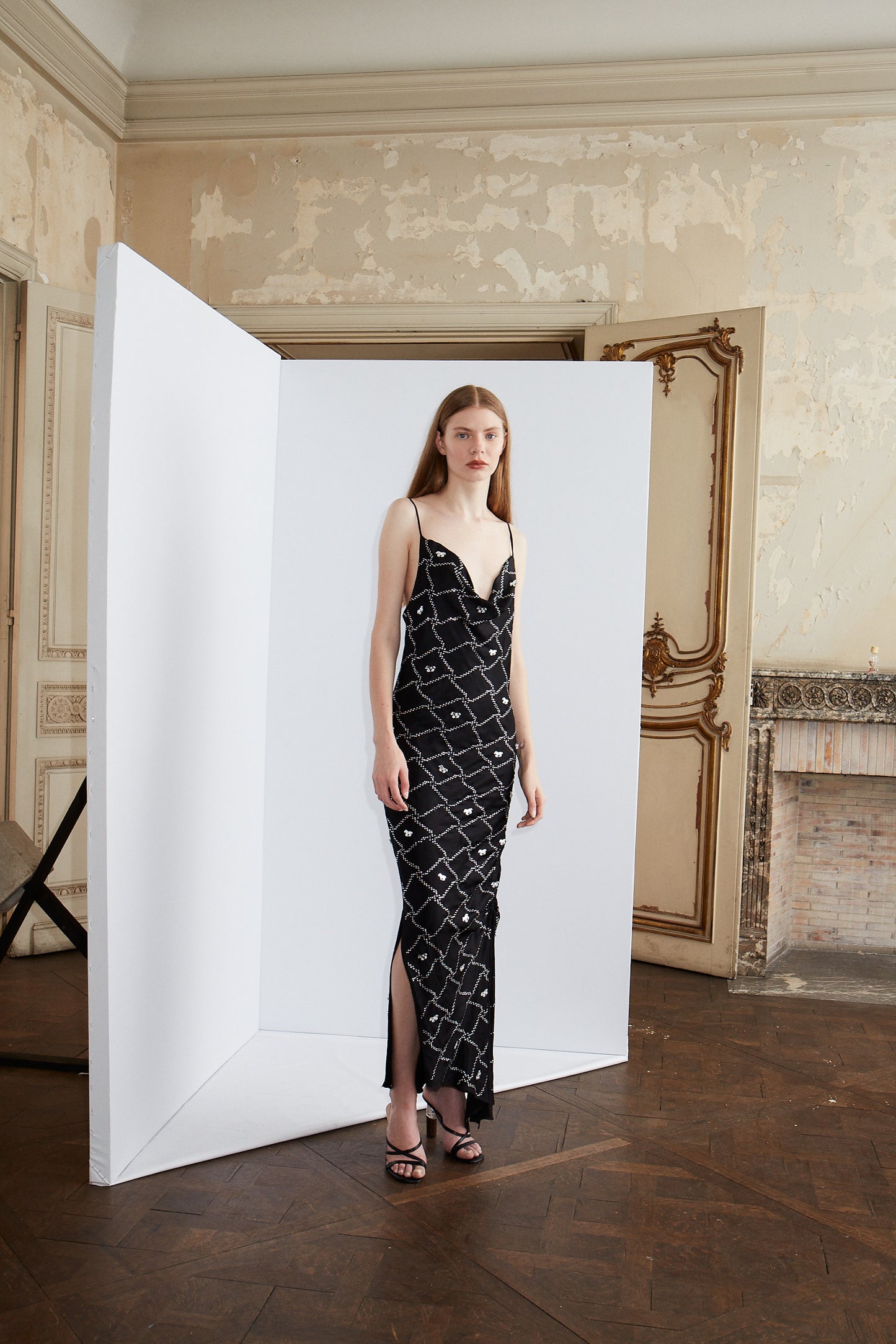 Virasoro Swan Dress Negro *PRE-ORDER*